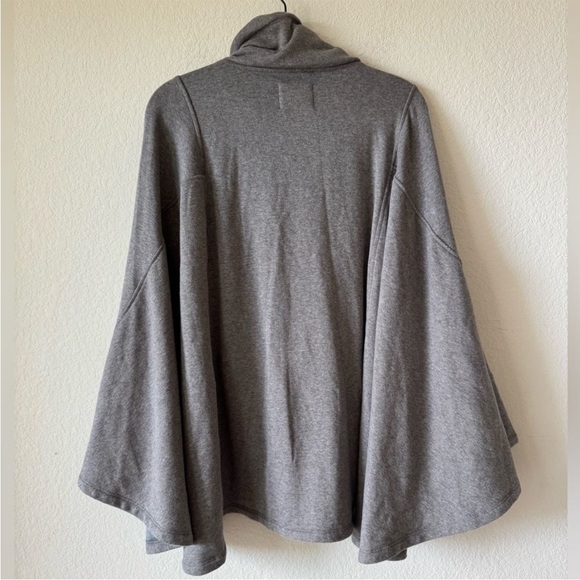 Ugg Women’s Heather Gray Pichot Double Knit Fleece Turtleneck Poncho—M/L - Picture 7 of 10